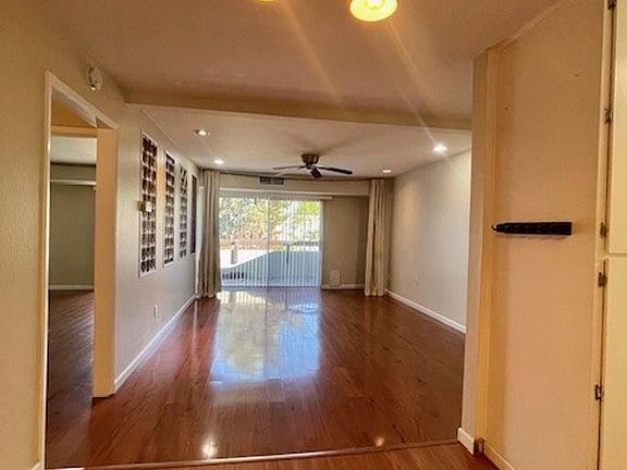 3rd image of 288 Tradewinds Dr APT 16