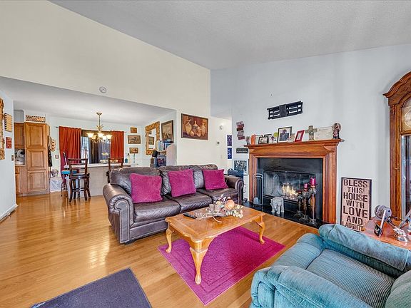 2nd image of 1317 Pilgrim Dr