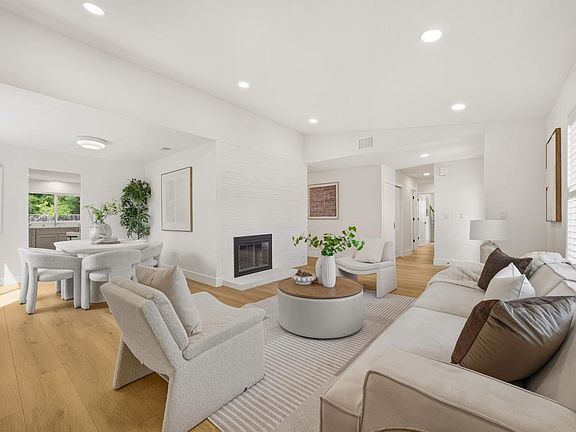 4th image of 3338 Woodside Ln