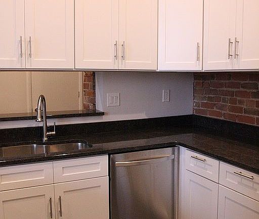 3rd image of 412 Liberty Hl APT 2D