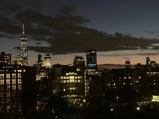 Sold by Compass | media 9