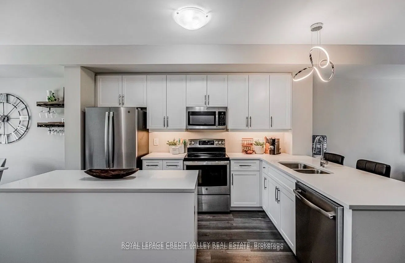 720 Grey St — Photo 4