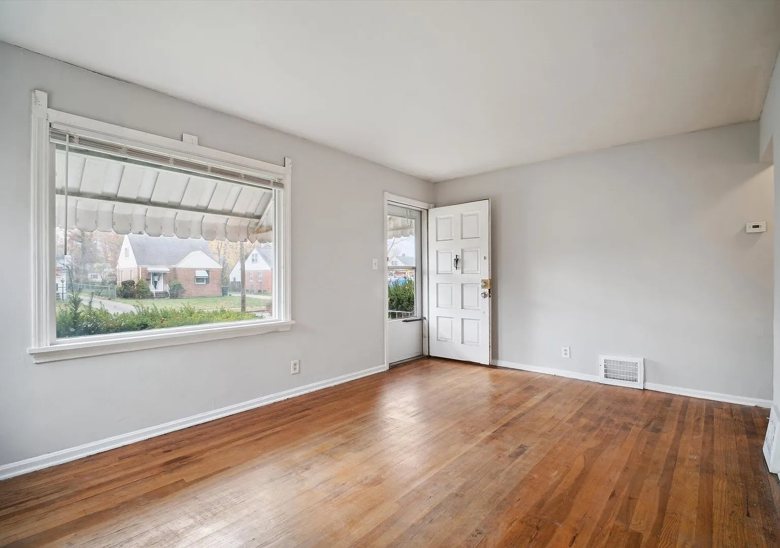 25301 Marsdon Ave — Photo 3