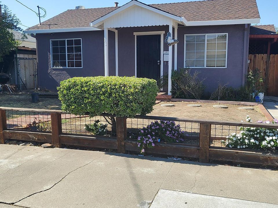1st image of 35 E 16th St