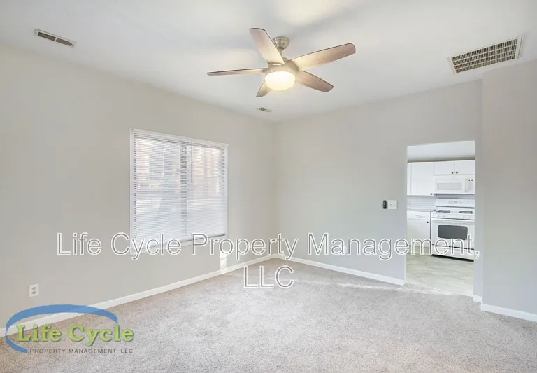 160 Carrier St NE #2 — Photo 5