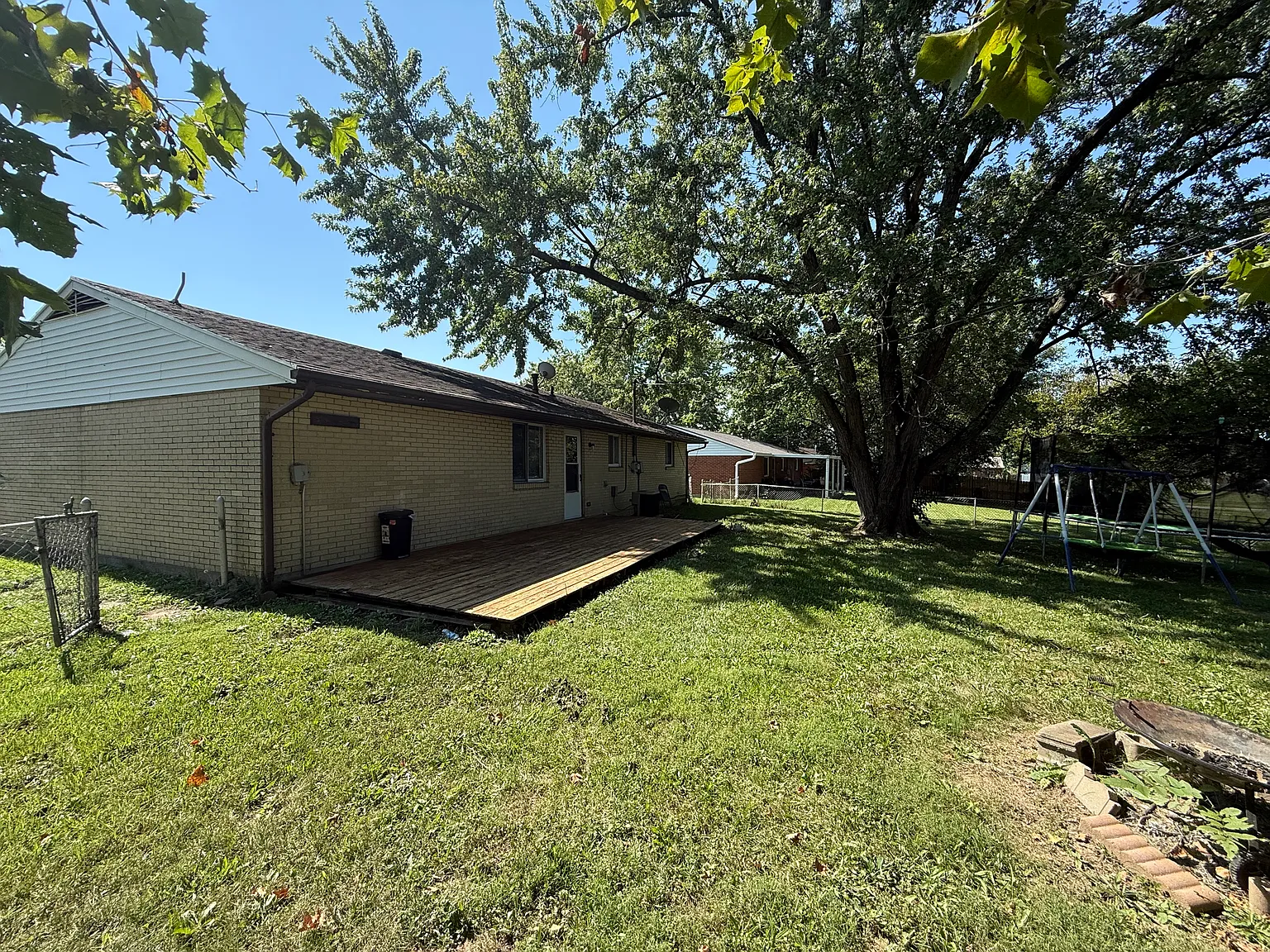 3 bed, 900 sqft, $1,795 — Photo 4