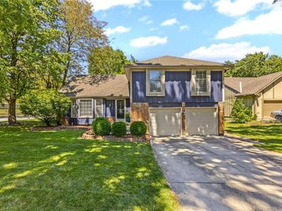 8946 Country Hill Ct, Lenexa, KS, 66215
