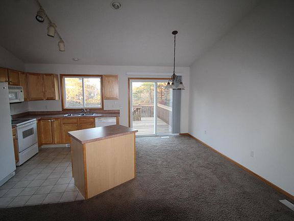 5th image of 5591 E De Blaay Ct SE