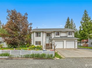 3021 Green Valley Dr, Maple Falls, WA 98266