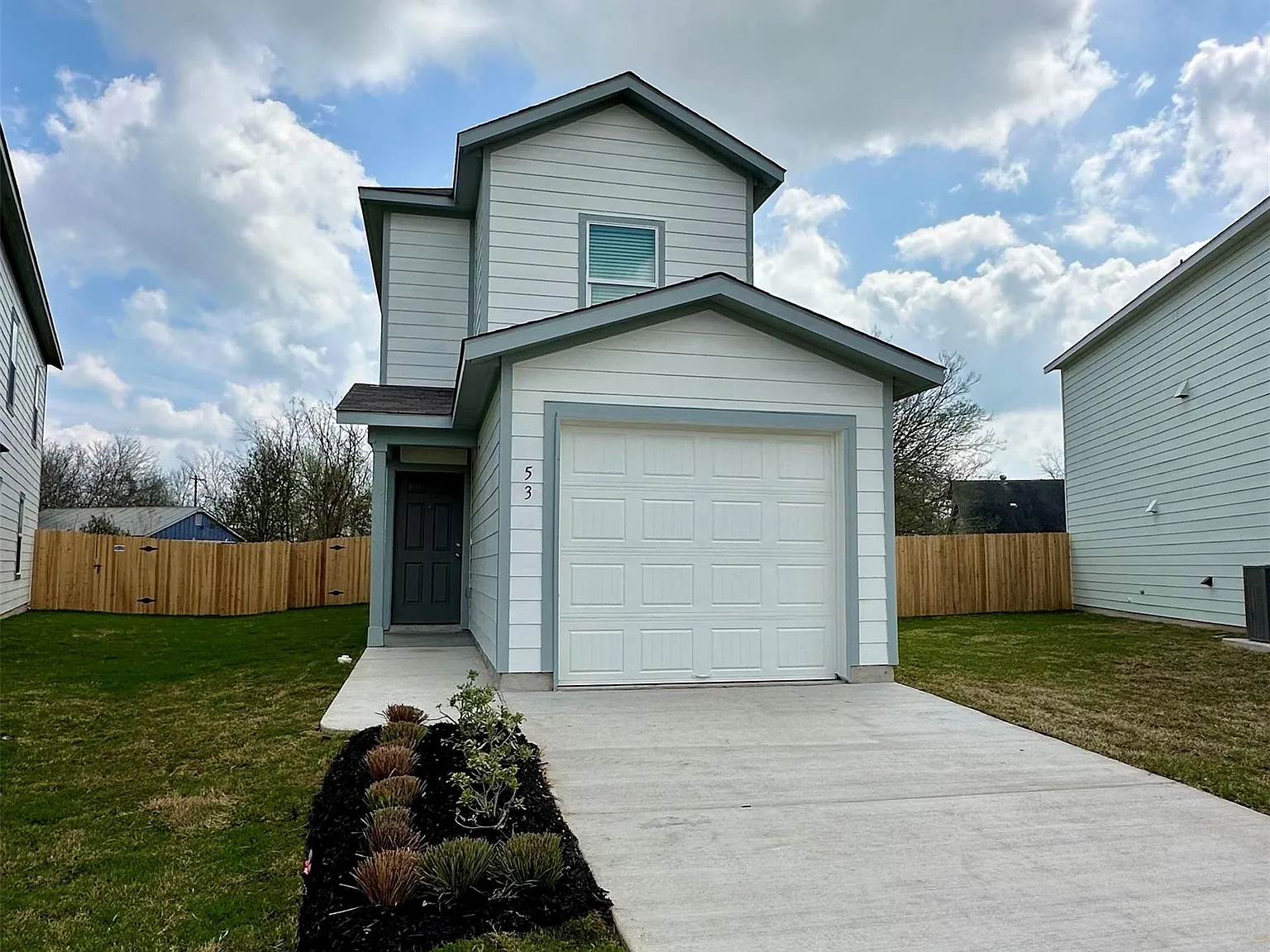 3 bed, 2.5 bath, 1468 sqft, $1,750 — Photo 3