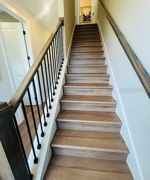 15501 Hamlin Park Dr — Photo 4