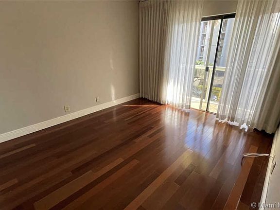 5th image of 3577 NE 168th St #105