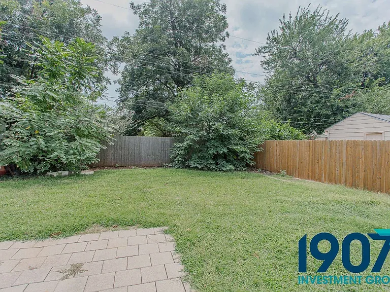 1832 Brighton Ave — Photo 18