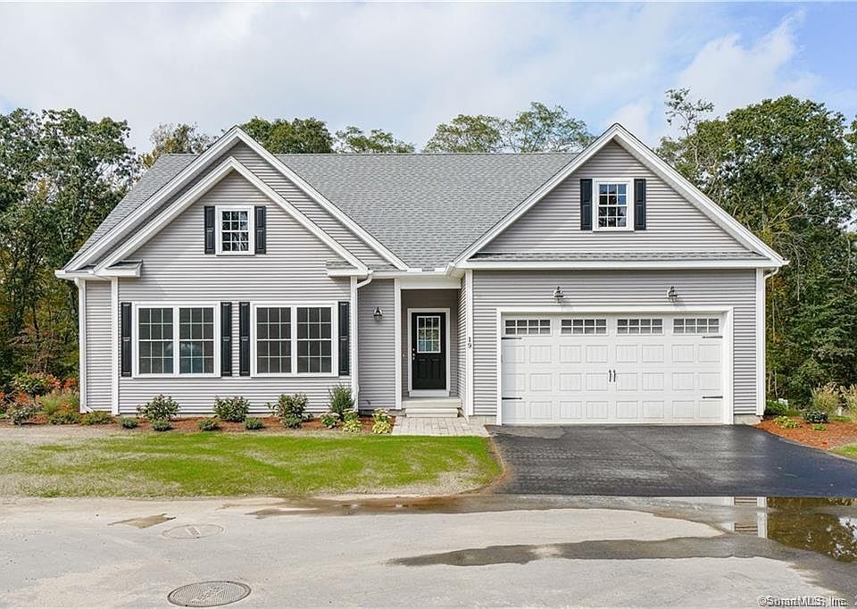 1st image of 26 Essex Glen Dr