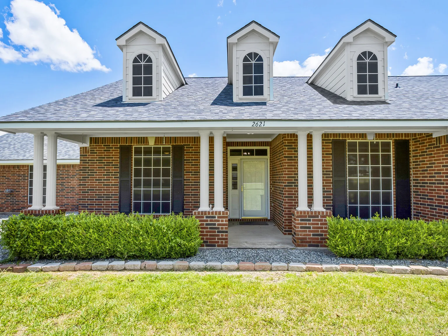 4 bed, 2396 sqft, $2,950 — Photo 1