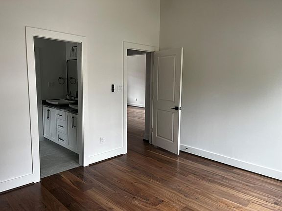 5th image of 305 Archer St #305