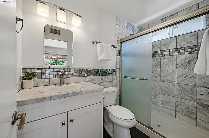 2883 Westchester Dr — Photo 20