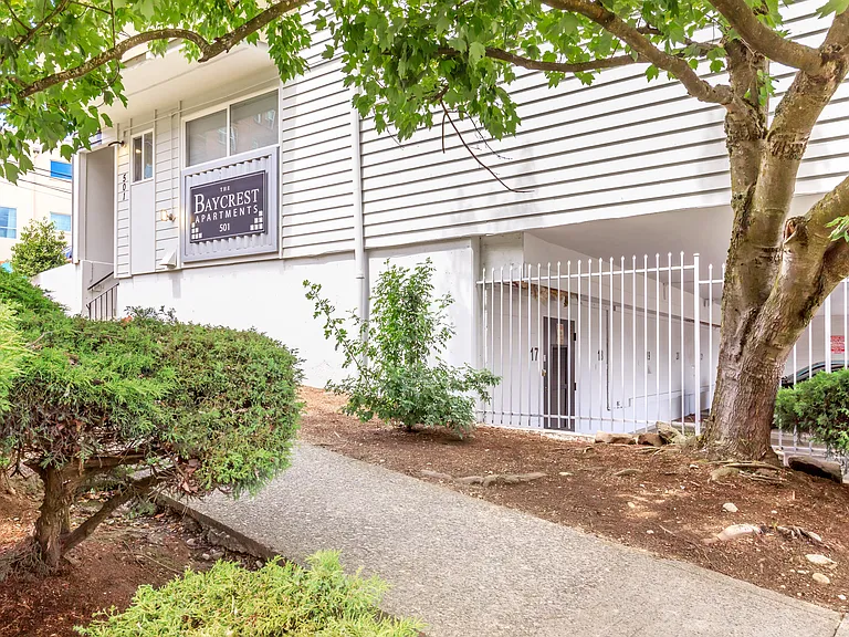 Baycrest — Photo 24