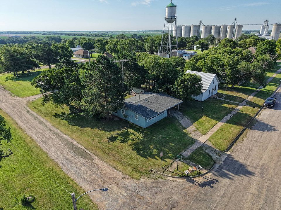 1st image of 300 Main St