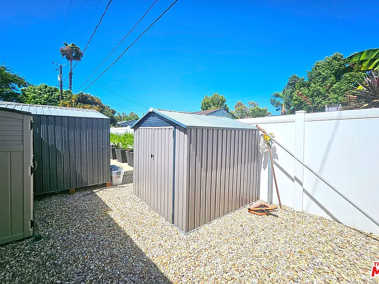 436 N Cordova St — Photo 30