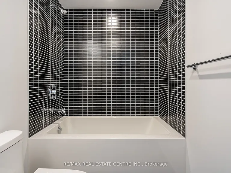 1 Jarvis St #725 — Photo 20