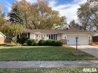 1724 Valle Vista Blvd, Pekin, IL