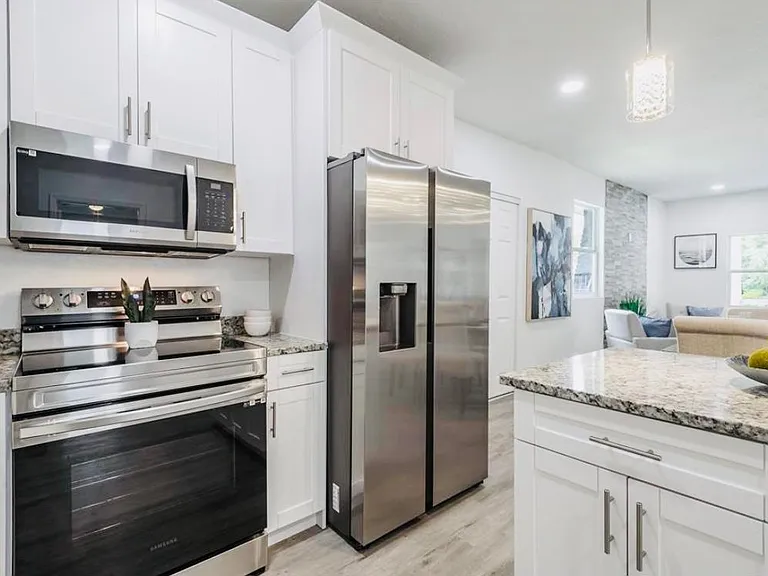 1305 E Osborne Ave — Photo 10