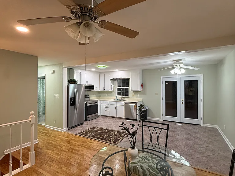 10114 Tyler Ct — Photo 21
