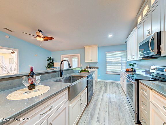 3rd image of 3540 Egret Dr