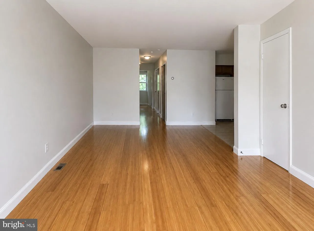 2 bed, 945 sqft, $1,650 — Photo 2