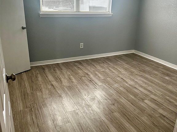 2nd image of 9505 Neuens Rd APT 10
