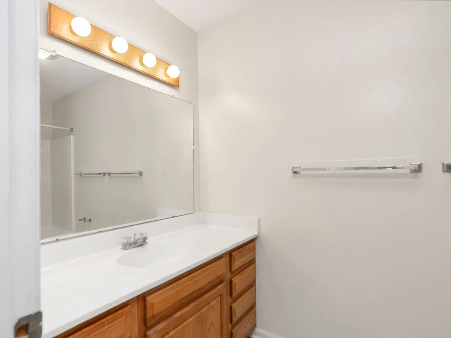 2 bed, 1200 sqft, $1,575 — Photo 4