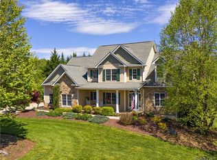 72 Willow Bend Dr, Candler, NC 28715