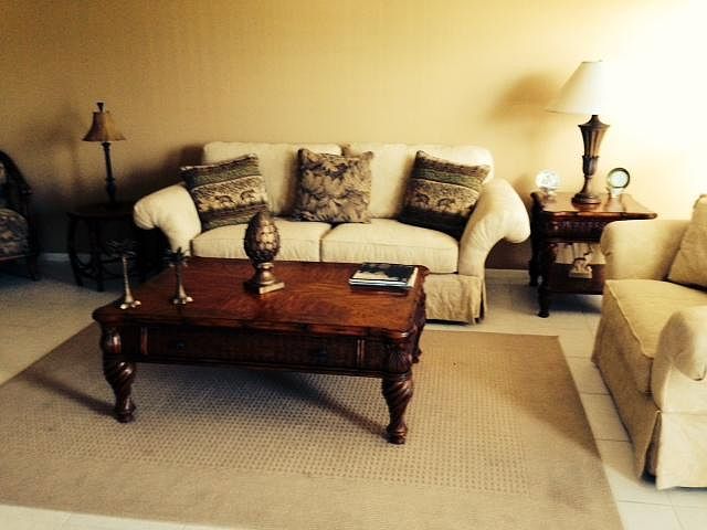 1st image of 305 Greenbrier Cir #B