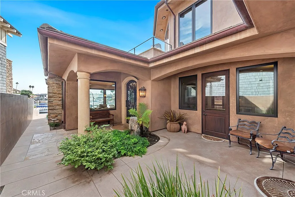 3 bed, 4.5 bath, 3481 sqft, $15,000 — Photo 4