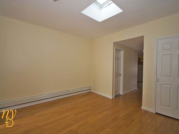 4th image of 411 Putnam Ave #4