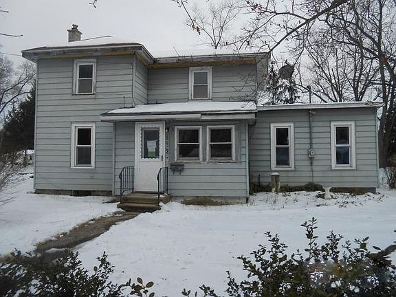 front of house w snow