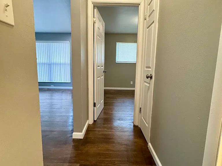 6269 N Hanley Rd — Photo 5