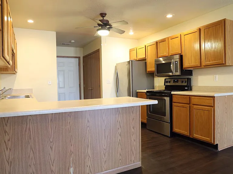 22635 Hollow Oak Ln #A — Photo 8