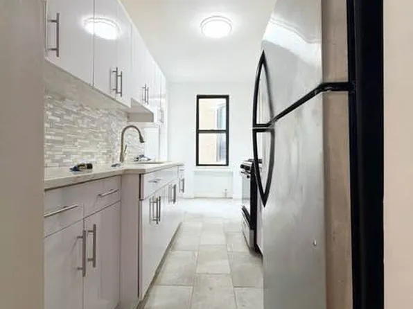 240 E 18th St APT 3, Brooklyn, NY 11226