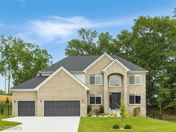 10392 Valley Creek Dr, Goodrich, MI 48438