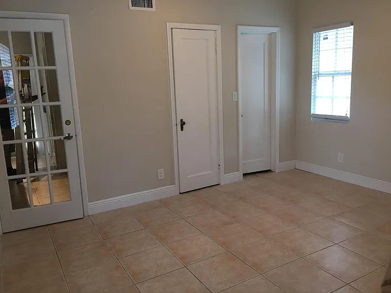 107 NE 17th Ave #1 — Photo 5