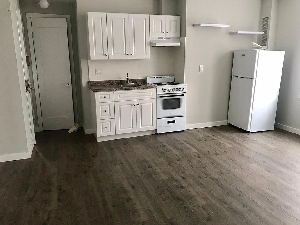 1st image of 215 E Broadway APT 1L