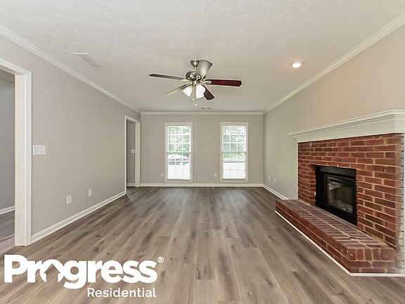 5th image of 404 Honey Creek Ct SE