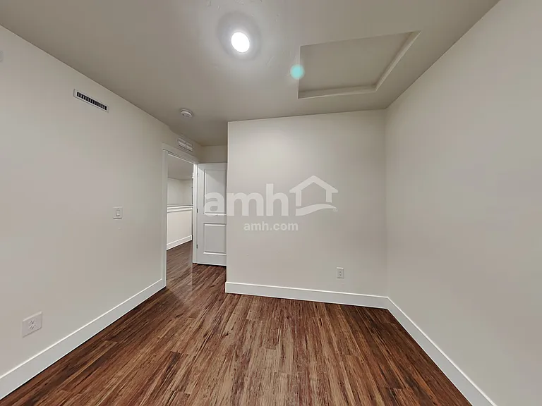 1053 S Woodsome Ave — Photo 14