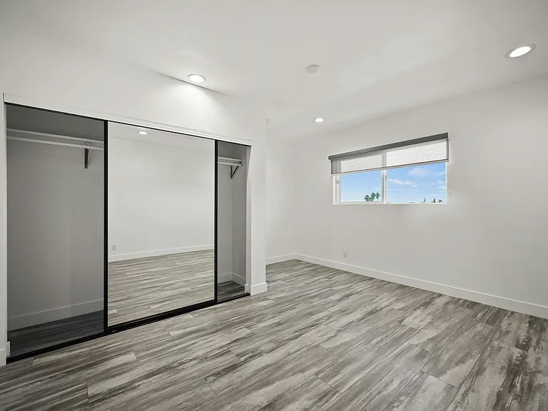 451 Coronado Ter #4 — Photo 16