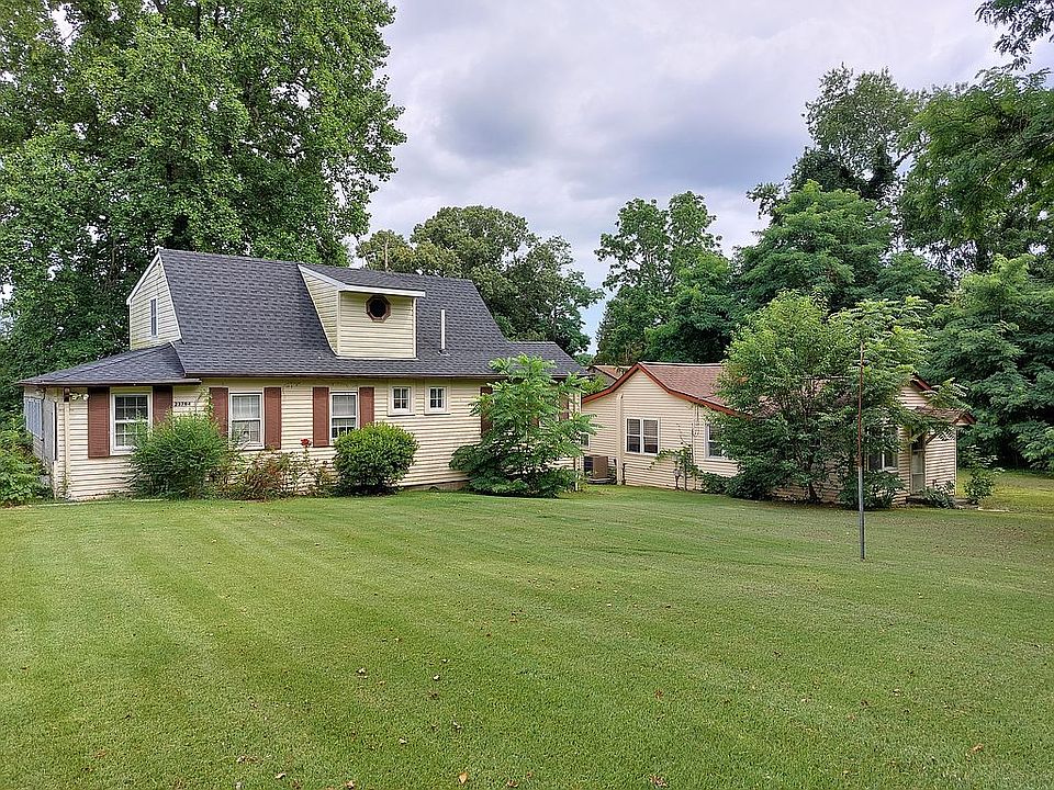 Main house and Cottage