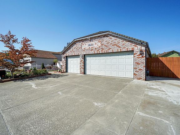 2nd image of 604 Cordelia Cir