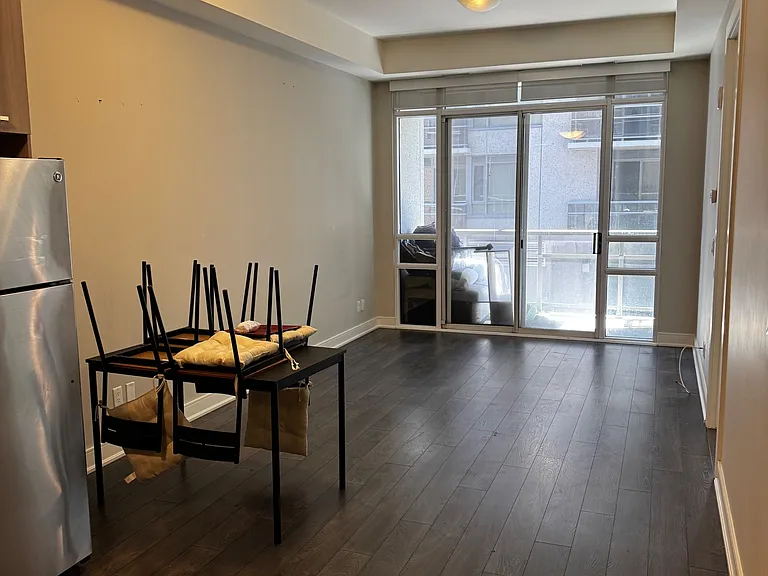 150 Main St W #412 — Photo 6