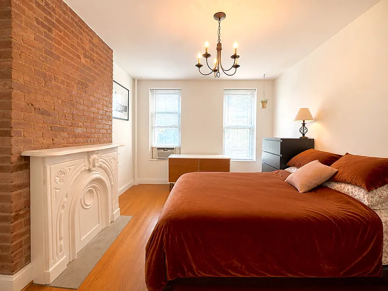 141 N 8th St #2R — Photo 1